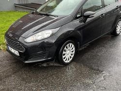 Svart Begagnad 2013 Ford Fiesta Trend Halvkombi | 53 000 kr (Marknadspris)