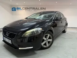 Svart Begagnad 2014 Volvo V40 Momentum Kombi | 124 900 kr (Marknadspris)