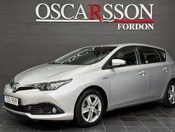 Silver Begagnad 2019 Toyota Auris Hybrid Active Halvkombi | 194 900 kr (Marknadspris)
