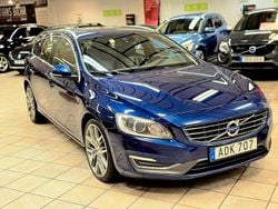 Blå Begagnad 2014 Volvo V60 Ocean Race Kombi | 119 900 kr (Marknadspris)
