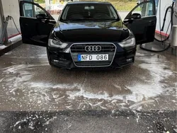 Svart Begagnad 2013 Audi A4 Comfort Sedan | 110 000 kr (Marknadspris)