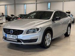Silver Begagnad 2018 Volvo V60 CC Standard Kombi | 229 900 kr (Marknadspris)