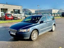 Blå Begagnad 2005 Volvo V50 Kombi | 29 900 kr (Marknadspris)