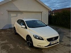 Vit Begagnad 2013 Volvo V40 Kinetic Kombi | 102 000 kr (Bra pris)