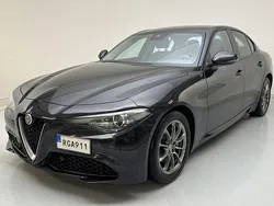 Svart Begagnad 2017 Alfa Romeo Giulia | 169 900 kr