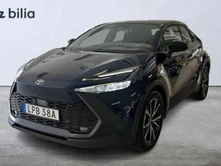Blå Ny 2025 Toyota C-HR Style SUV | 364 900 kr (Marknadspris)