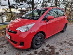 Röd Begagnad 2012 Toyota Verso-S Multidrive S Minibuss | 38 500 kr (Bra pris)