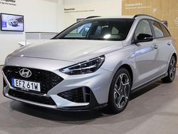 Grå (shimiring silver metallic) Begagnad 2024 Hyundai i30 N Line Kombi | 279 900 kr (Lite dyr)