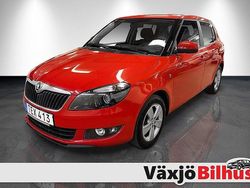Röd Begagnad 2014 Skoda Fabia Ambiente Halvkombi | 74 900 kr (Marknadspris)