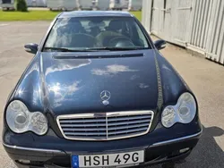 Svart Begagnad 2003 Mercedes C180 Elegance Sedan | 26 000 kr (Superpris)