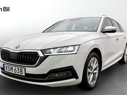 Vit Begagnad 2023 Skoda Octavia Style Kombi | 309 900 kr (Marknadspris)