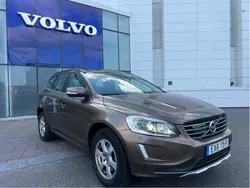 Brun Begagnad 2015 Volvo XC60 Momentum SUV | 125 000 kr (Bra pris)