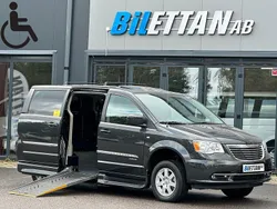 Begagnad 2011 Chrysler Town & Country Minibuss | 239 900 kr