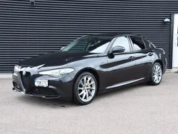 Svart Begagnad 2021 Alfa Romeo Giulia Sprint Sprint Sportkupé | 339 900 kr