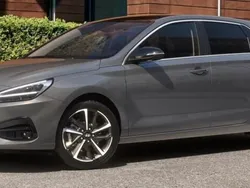 Ny 2025 Hyundai i30 Essential Halvkombi | 288 900 kr