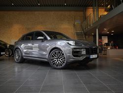 Mörkgrå (grey) Ny 2025 Porsche Cayenne SUV | 1 547 500 kr (Marknadspris)