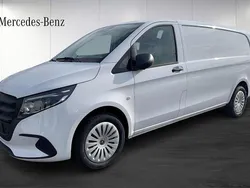 Vit (white) Ny 2024 Mercedes Vito Minibuss | 575 719 kr (Lite dyr)