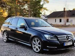 Svart Begagnad 2013 Mercedes C300 AMG Kombi | 169 000 kr