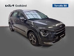 Mörkgrå (interstellar grey) Begagnad 2023 Kia Niro SUV | 329 900 kr (Superpris)