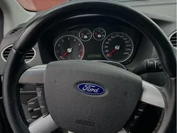 Svart Begagnad 2006 Ford Focus Halvkombi | 12 000 kr