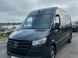 Grå Begagnad 2019 Mercedes Sprinter Van | 290 000 kr (Lite dyr)
