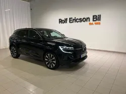 Svart Begagnad 2024 Renault Austral Techno SUV | 269 500 kr (Marknadspris)