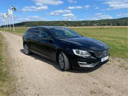 Svart Begagnad 2015 Volvo V60 Summum Kombi | 134 000 kr (Marknadspris)
