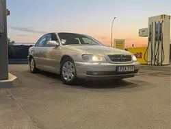 Grå Begagnad 2000 Opel Omega Sedan | 27 000 kr