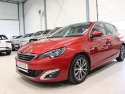 Mörkröd Begagnad 2015 Peugeot 308 Allure Halvkombi | 114 700 kr (Marknadspris)