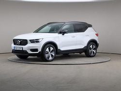 Vit Begagnad 2021 Volvo XC40 R-Design SUV | 335 000 kr (Marknadspris)