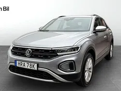 Silver (pyrit silver metallic) Begagnad 2024 VW T-Roc Life SUV | 339 900 kr (Dyr)
