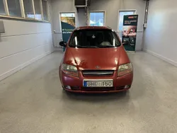 Mörkröd (röd) Begagnad 2003 Chevrolet Kalos Halvkombi | 14 900 kr (Marknadspris)