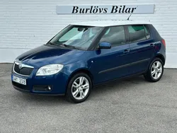 Mörkblå Begagnad 2008 Skoda Fabia Halvkombi | 34 800 kr (Marknadspris)