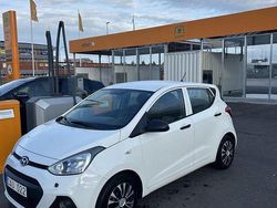 Vit Begagnad 2014 Hyundai i10 Halvkombi | 62 900 kr (Marknadspris)