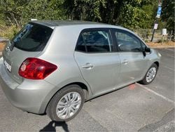 Silver Begagnad 2007 Toyota Auris Halvkombi | 33 000 kr (Marknadspris)
