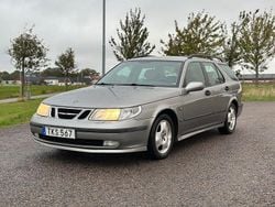Ljusgrå (grå) Begagnad 2002 Saab 9-5 Vector Kombi | 17 900 kr (Dyr)