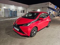 Röd Begagnad 2018 Toyota Aygo X-play Halvkombi | 79 000 kr (Marknadspris)