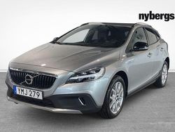 Silver Begagnad 2018 Volvo V40 CC Kombi | 219 000 kr (Marknadspris)