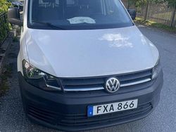 Vit Begagnad 2018 VW Caddy Minibuss | 95 000 kr (Marknadspris)