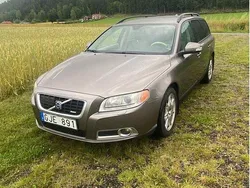 Grå Begagnad 2008 Volvo V70 Kinetic Kombi | 48 000 kr (Marknadspris)