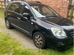 Svart Begagnad 2009 Kia Carens 4 Minibuss | 10 000 kr