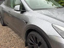 Grå Begagnad 2024 Tesla Model Y Performance SUV | 520 000 kr