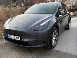 Grå Begagnad 2021 Tesla Model Y Long Range SUV | 319 000 kr (Superpris)
