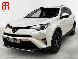 Vit Begagnad 2017 Toyota RAV4 Hybrid SUV | 219 900 kr (Lite dyr)