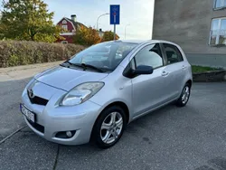 Silver Begagnad 2011 Toyota Yaris Halvkombi | 46 000 kr (Marknadspris)