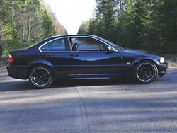 Svart Begagnad 2001 BMW 330 Sportkupé | 65 000 kr (Marknadspris)