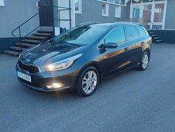Grå Begagnad 2014 Kia Ceed Sportswagon EX Kombi | 99 900 kr (Marknadspris)