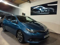 Blå Begagnad 2015 Toyota Auris Hybrid Active Halvkombi | 119 900 kr (Lite dyr)