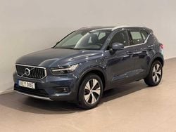 Mörkblå Begagnad 2021 Volvo XC40 Inscription SUV | 349 500 kr (Marknadspris)