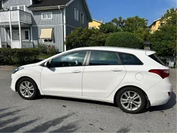 Vit Begagnad 2014 Hyundai i30 Kombi | 55 000 kr (Bra pris)